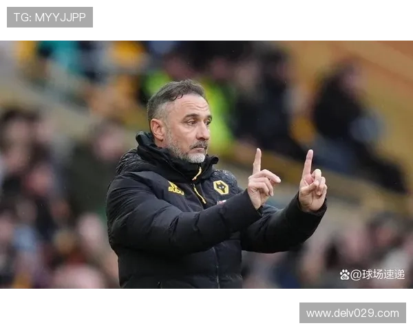 狼队主帅佩雷拉与愤怒球迷发生冲突 被人拉开避免事态升级