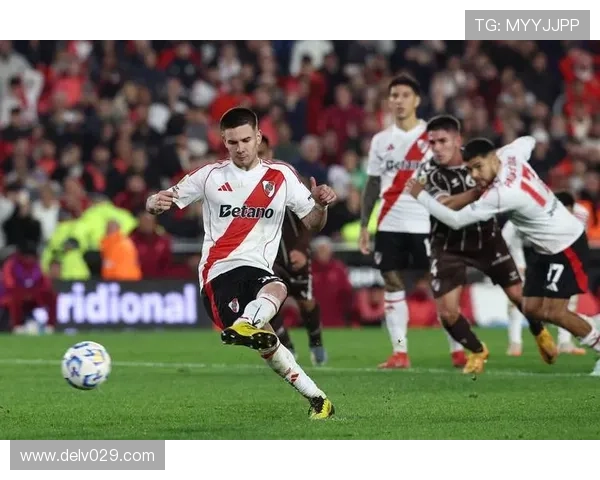 马斯坦托诺近两场仅出场6分钟 皇马阵中地位急剧下降